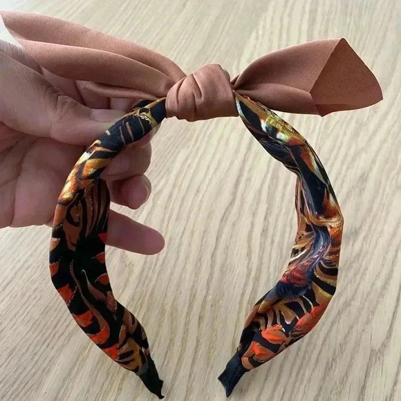 🆕Brown Multi-print Bow Knot Headband🆕 - Picture 2 of 5